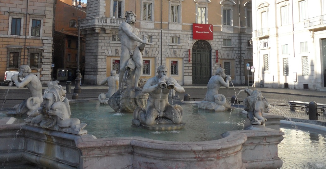 Sullo sfondo l'ingresso del Museo di Roma da Piazza Navona, 2 Sullo sfondo l'ingresso del Museo di Roma da Piazza Navona, 2