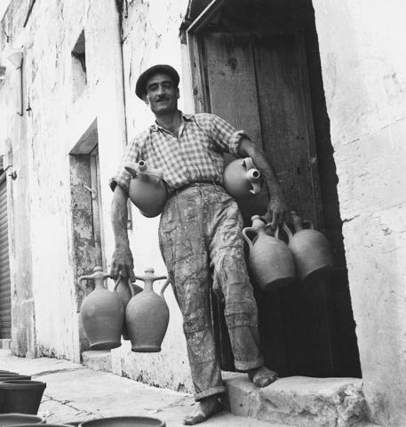 05_Puglia_Ruffano (LE)_Lavorazione della ceramica_Foto Annabella rossi_giugno_1959_69085-99