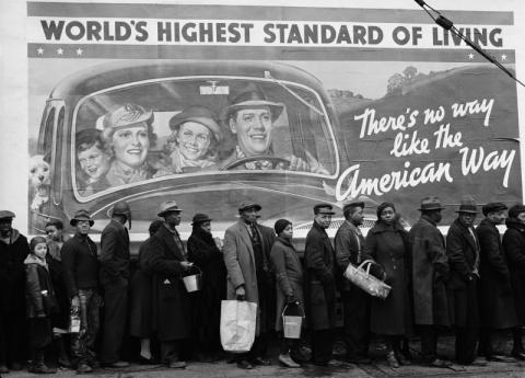 8. Louis Ville, Kentucky, 1937. © Images by Margaret Bourke-White. 1937 The Picture Collection Inc. All rights reserved;
