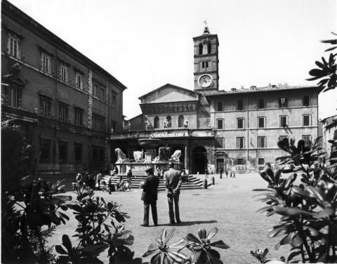 Piazza Santa Maria in Trastevere (Emilio Gentilini)