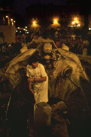 ROME_PiazzaDiSpania01_1991 (c) donation Hervé Gloaguen, Ministère de la Culture (France), Médiathèque du patrimoine et de la photographie, diff